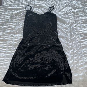 BLACK DRESS.